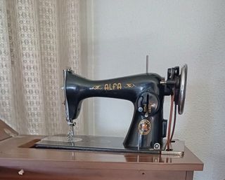 Maquina de coser antigua