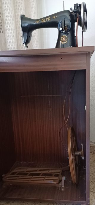 Maquina de coser antigua