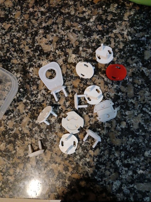 12 protege enchufes para niños