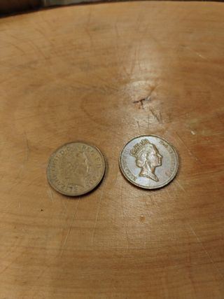2 monete Regina Elisabetta 