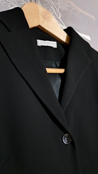 Traje chaqueta y falta