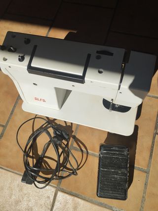 Maquina de coser ALFA  Automática