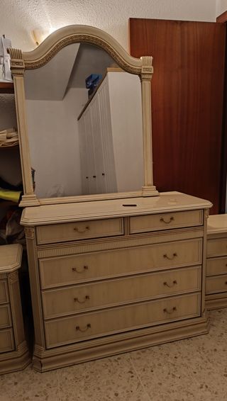 Cómoda con Espejo