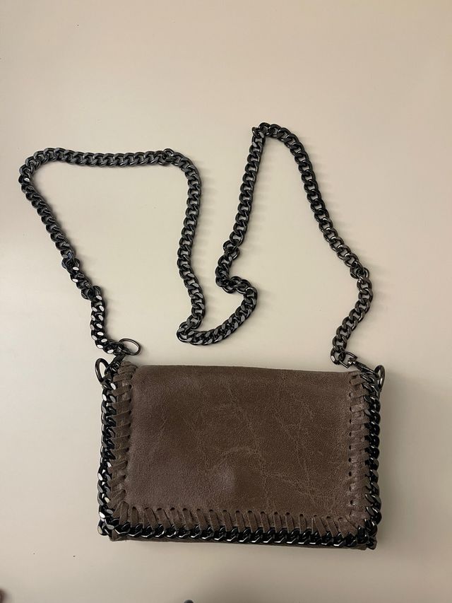 Bolso marrón cadenas