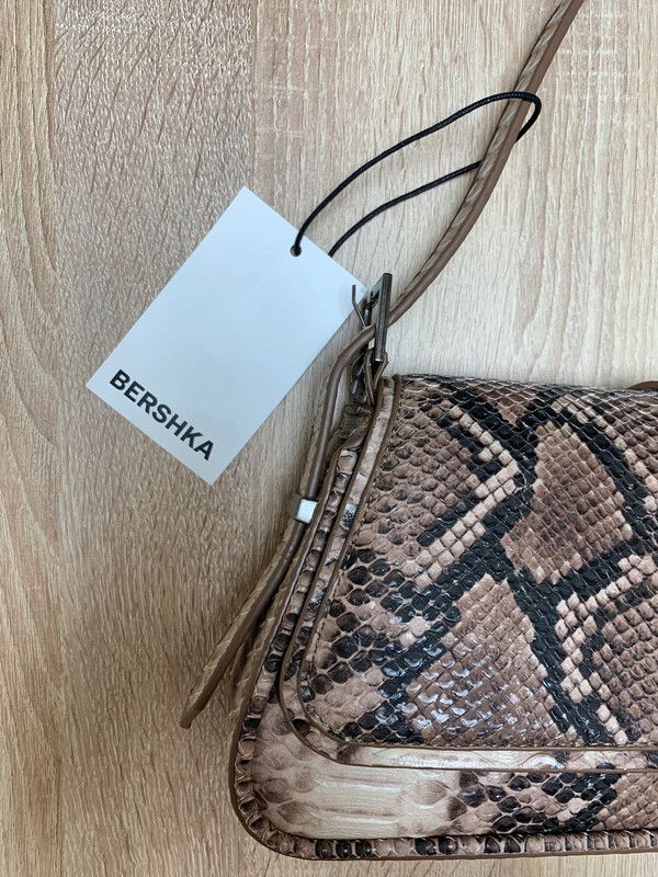 Bolso Bershka Animal Print Serpiente