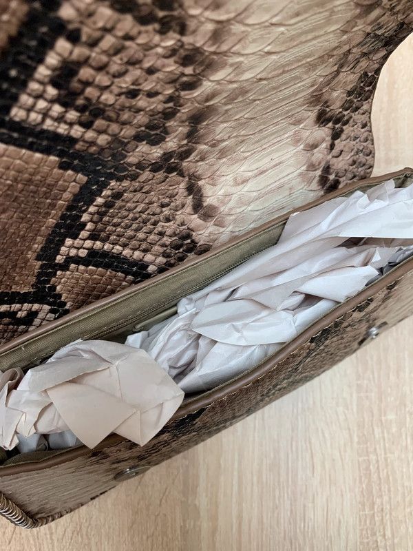 Bolso Bershka Animal Print Serpiente