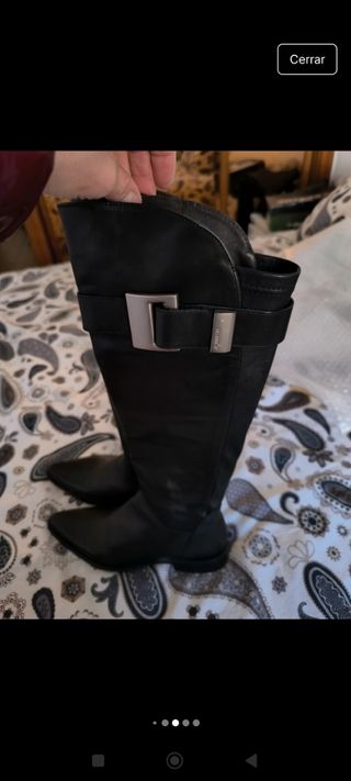 Botas negras altas planas de JB Martin