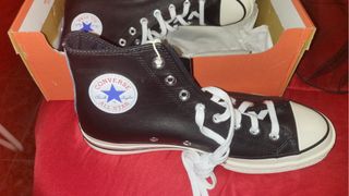 Converse negras cuero