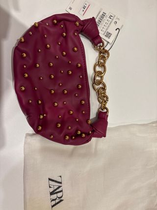 Bolso rojo tachuelas zara