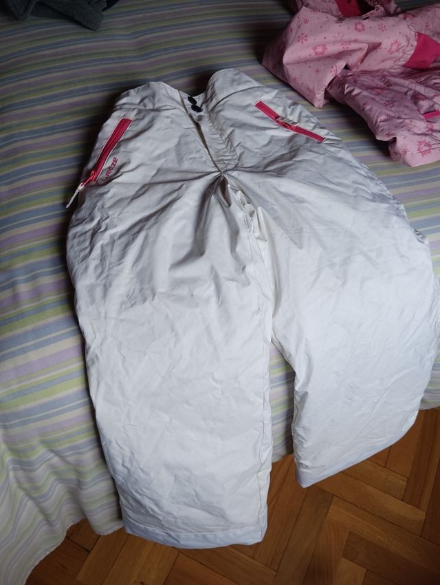 Calças e casaco de neve