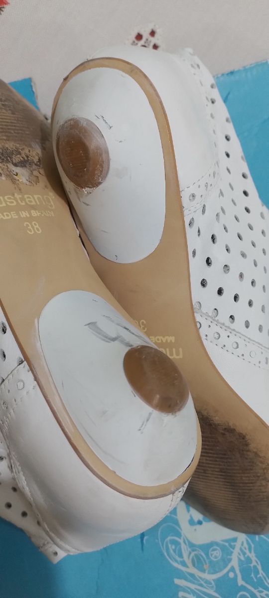 Botas caladas mujer Mustang T 38