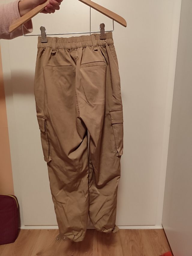 Pantalón cargo marrón