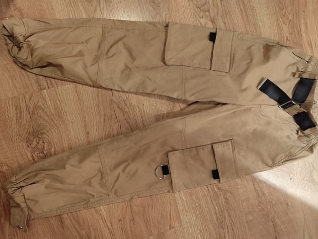 Pantalón cargo marrón