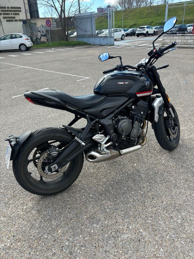 Triumph trident