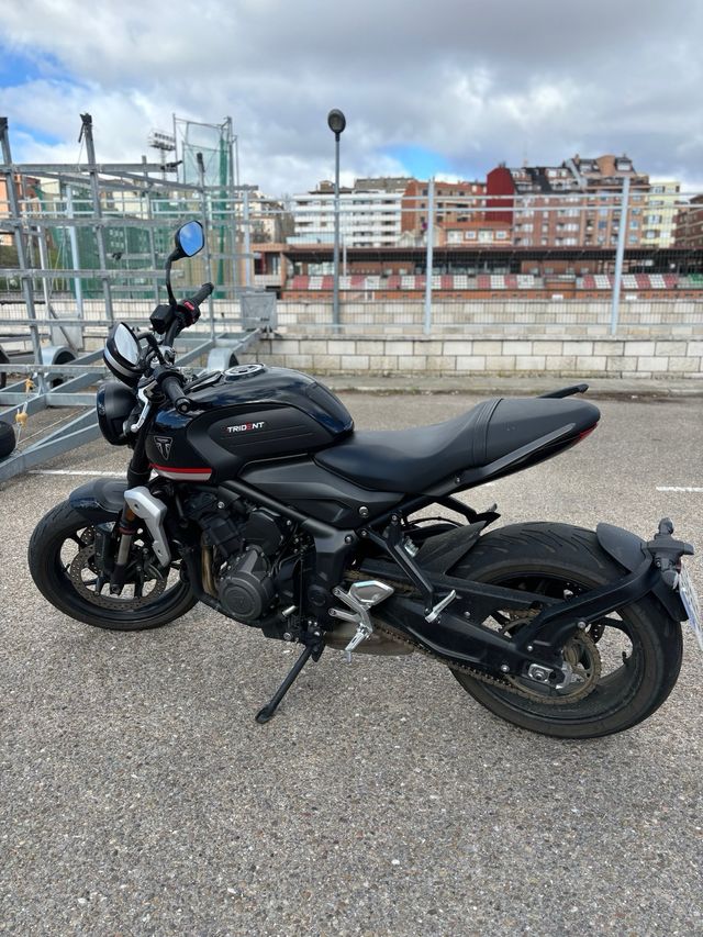 Triumph trident