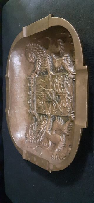 Bronce bandeja antigua inglesa con escudo de armas
