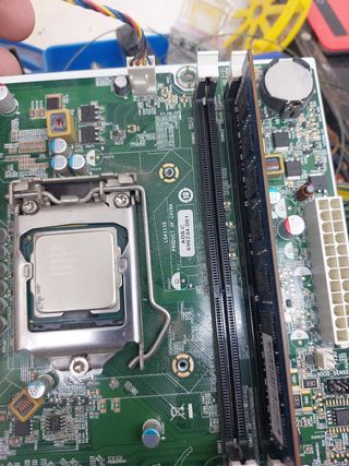 PLACA BASE DE ORDENADOR 