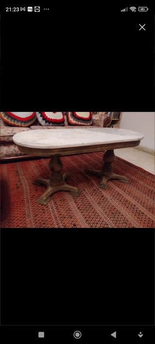 Mesa antigua de mármol