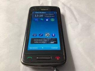 Movil Nokia C6 En buen estado