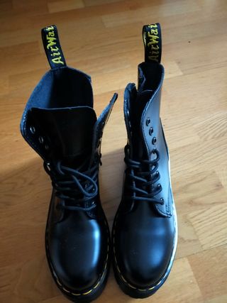 Botas similares a Dr Martens