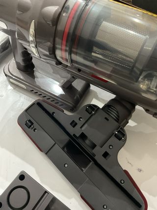 Aspirapolvere senza sacco e senza fili 600 W