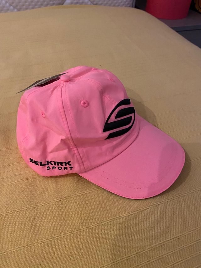Gorras Selkirk – Blanca y Rosa, ¡Nuevas!
