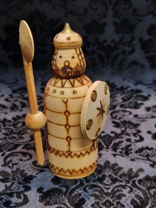 Figura statuetta in legno vintage