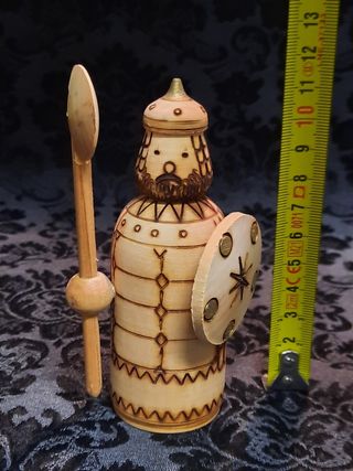 Figura statuetta in legno vintage