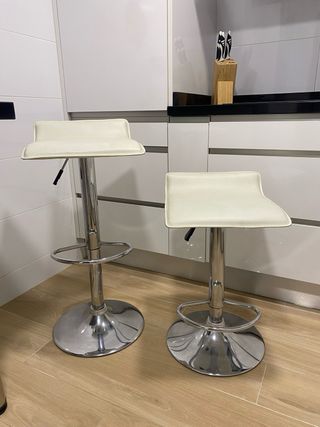 Taburetes regulables para cocina 