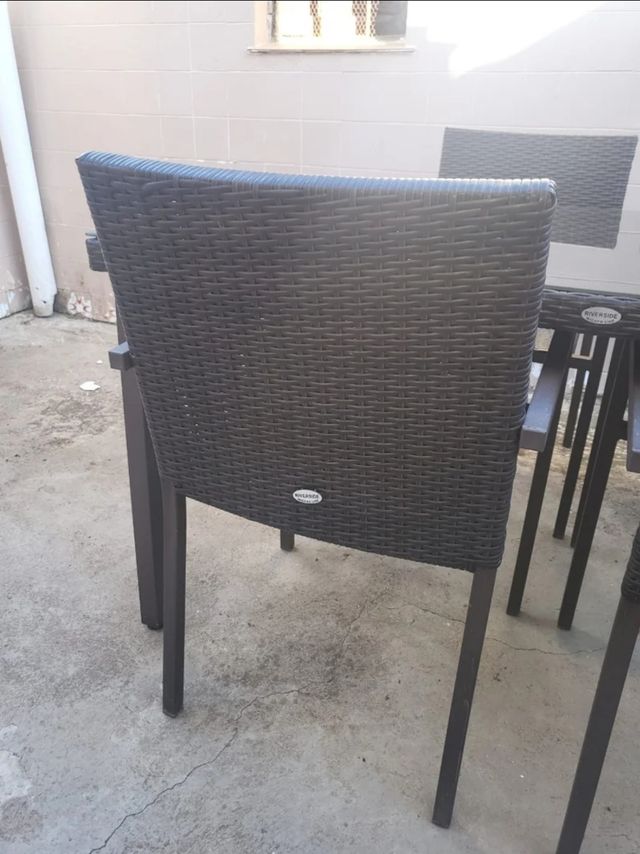 MESA Y SILLAS EXTERIOR