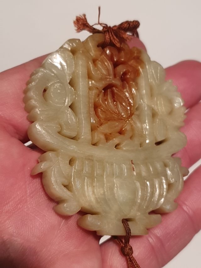 Collar floral cesta jade antiguo