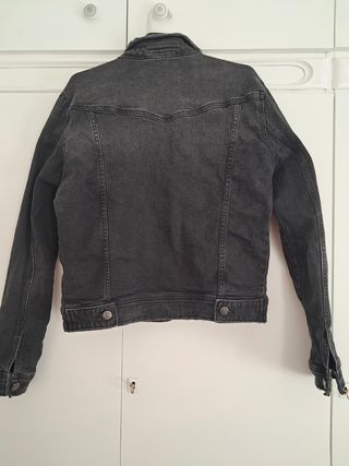 Chamarra vaquera retro,de chica. Gris oscuro.S-M.