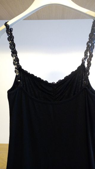Vestito elegante nero con spallina sottile