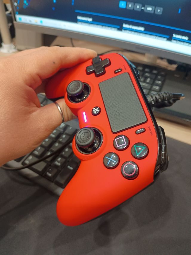 Nacon PS4 joystick 