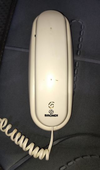 Telefono fisso da parete o appoggio