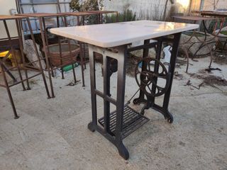 Mesa de pie maquina de coser