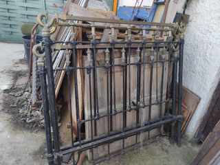 Cama antigua de hierro 135