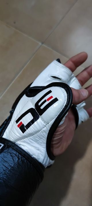 Guantes de cuero Danger MMA con pulgar