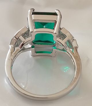 ANILLO ART CIRCONITA BRILLANTES Y ESMERALDA