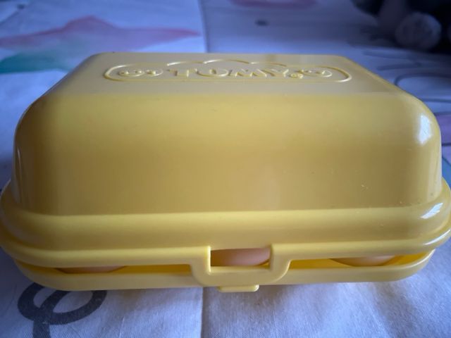 Tomy Set de huevos encajables con su caja original
