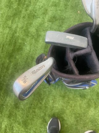 Bolsa con palos de golf infantil