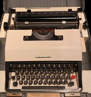 Macchina da scrivere underwood 450