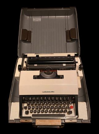 Macchina da scrivere underwood 450