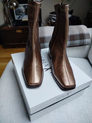 Botines piel metalizados 38