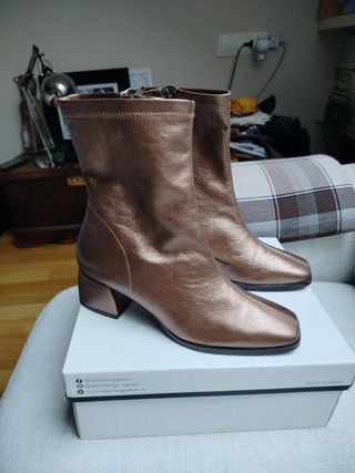 Botines piel metalizados 38