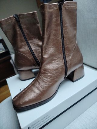 Botines piel metalizados 38