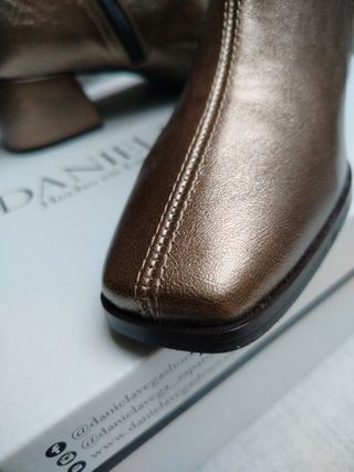 Botines piel metalizados 38