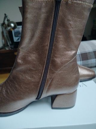 Botines piel metalizados 38