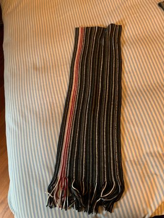 Sciarpa rigata grigio nero rosso bianco