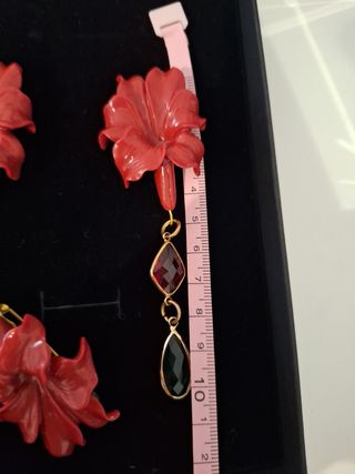 Conjunto pendientes y broche flamenca rojo y verde